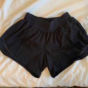 lululemon hotty hots LR 4 inch